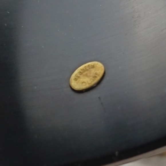 KJL Black Lucite & Golden Tan Bicone Knife Edge Stamped Bangle Bracelet - Picture 7 of 10